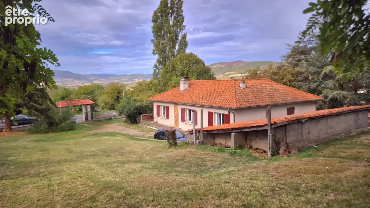Maison à vendre 5 pièces VIC LE COMTE (63) - photo 1
