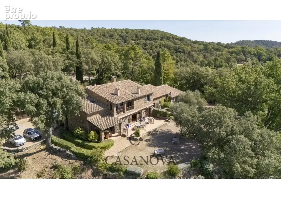 Golfe de Saint Tropez - Domaine de 5 hectares avec bastide, maison de gardien, piscine et vue panoramique à La Garde-Freinet - photo 3