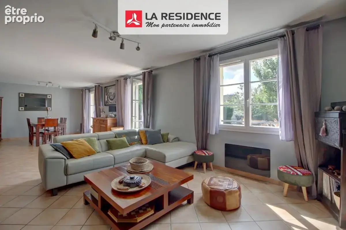 Maison 145 m² à Les Clayes-Sous-Bois  - photo 5