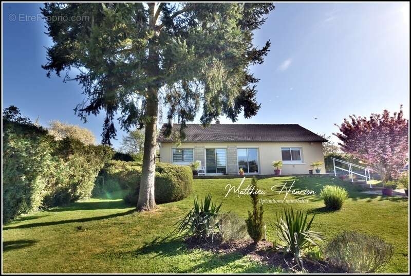 Maison à GROSSOEUVRE