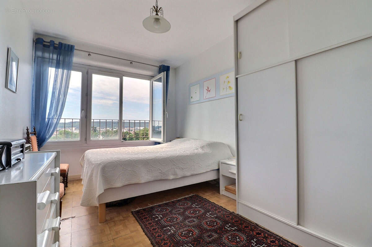 Appartement à LE PLESSIS-BOUCHARD