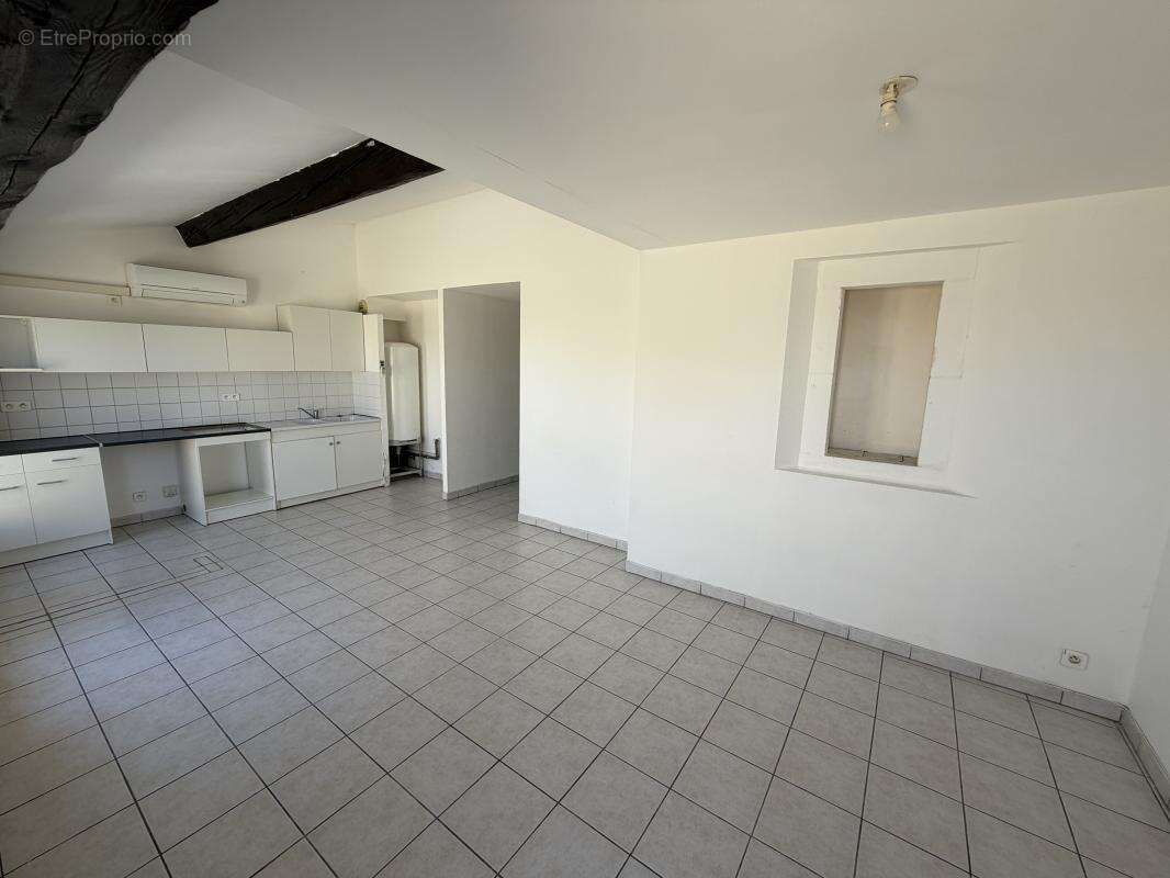 Appartement à THEZAN-DES-CORBIERES