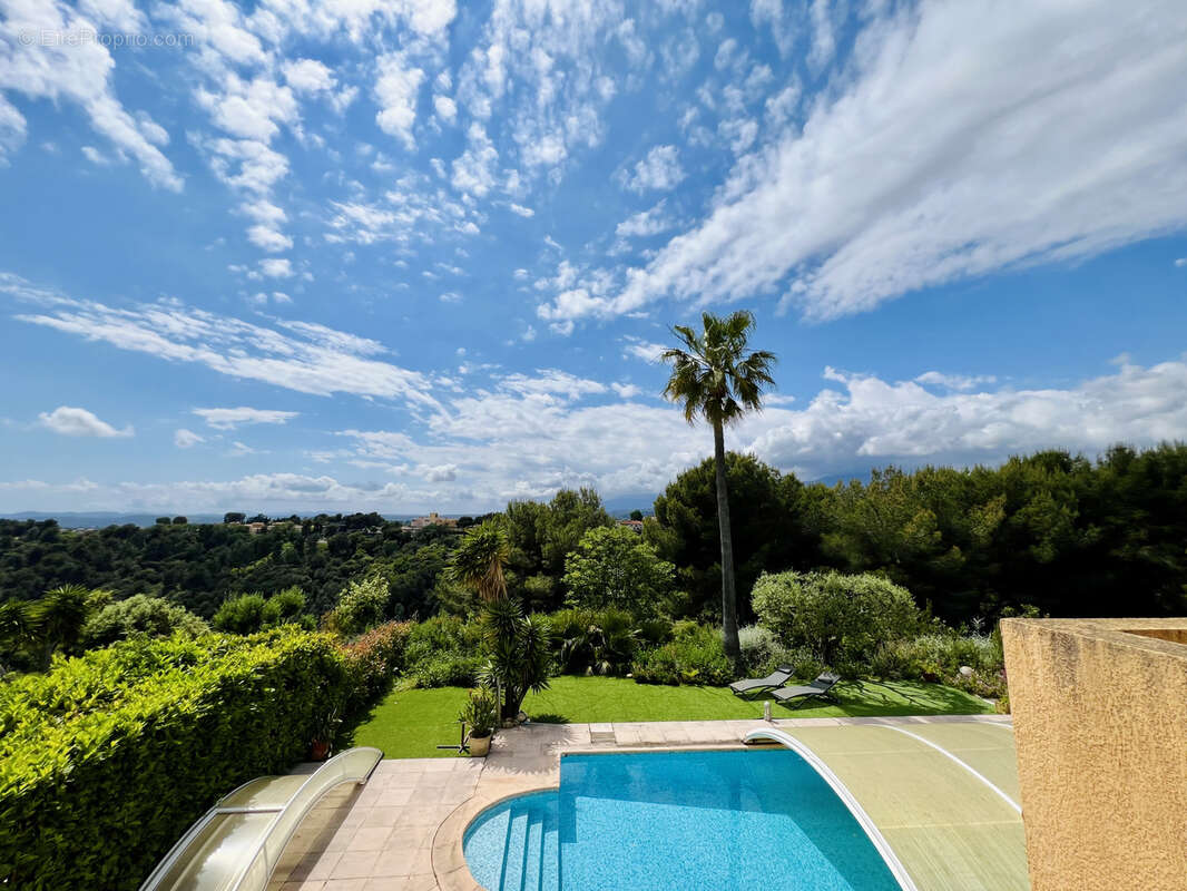 Maison à SAINT-LAURENT-DU-VAR