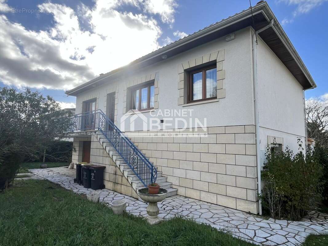 Maison à FARGUES-SAINT-HILAIRE