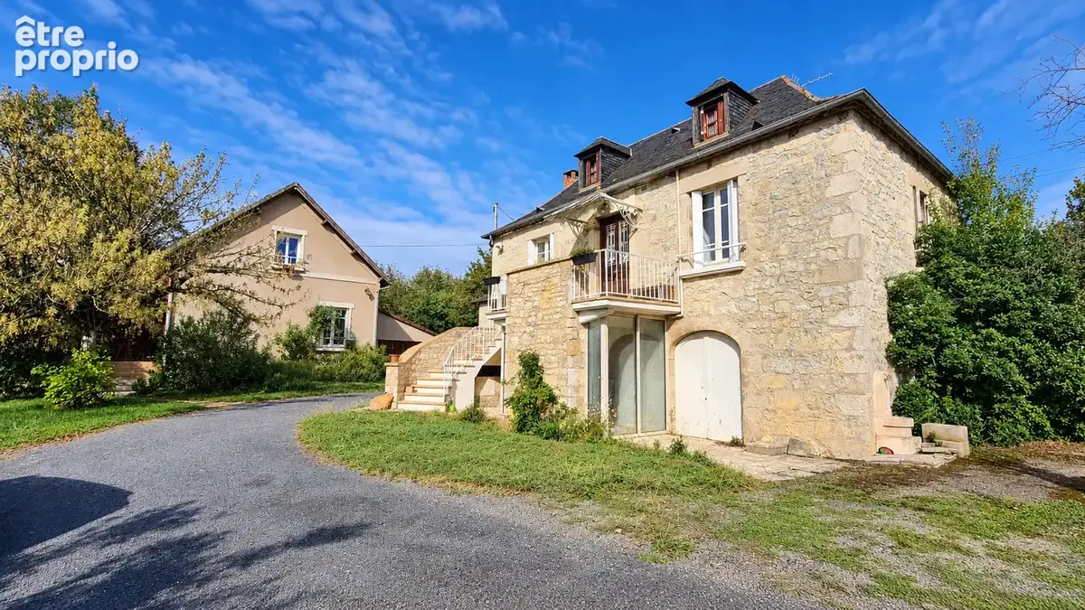 Ensemble immobilier avec vaste terrain - photo 1