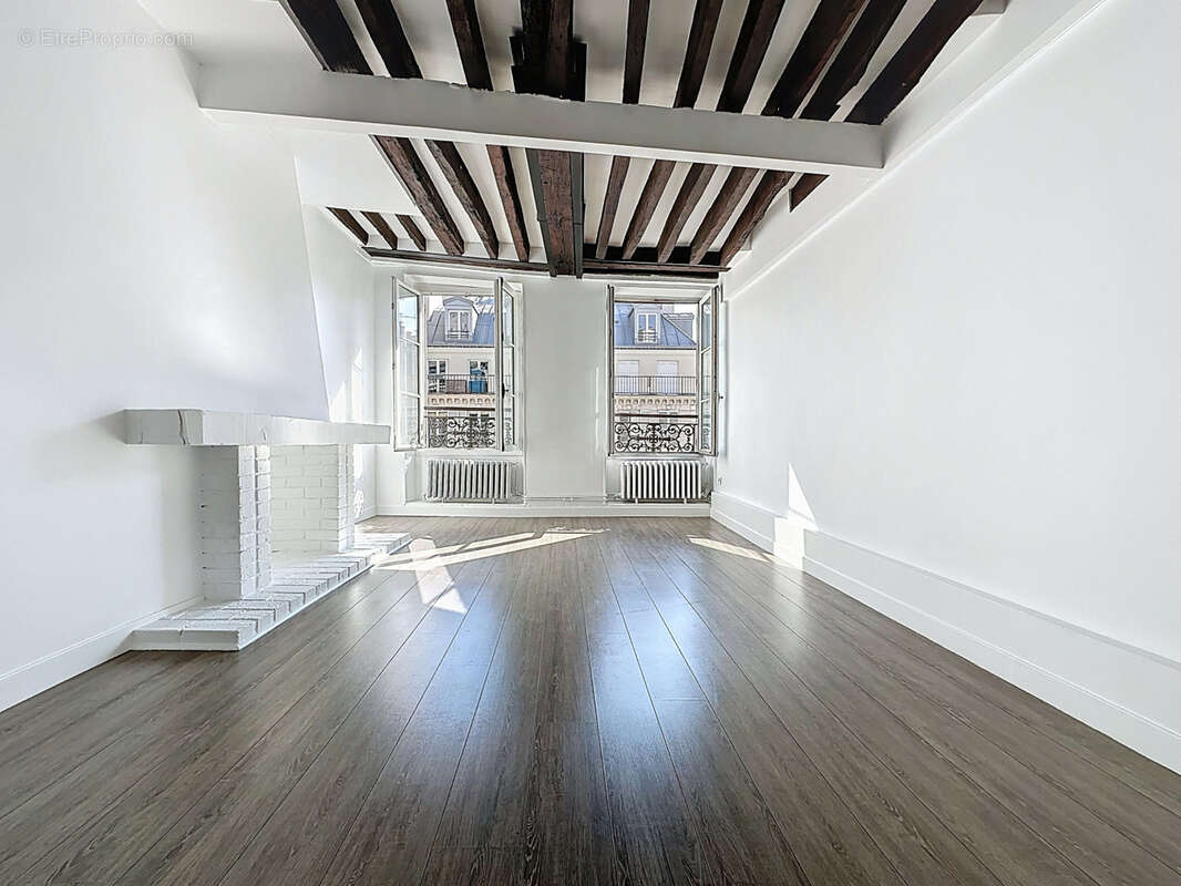 Appartement à PARIS-10E