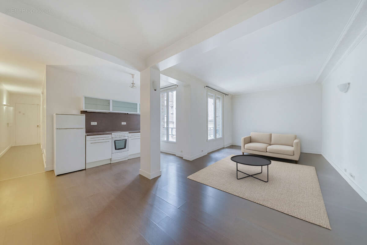 Appartement à PARIS-15E