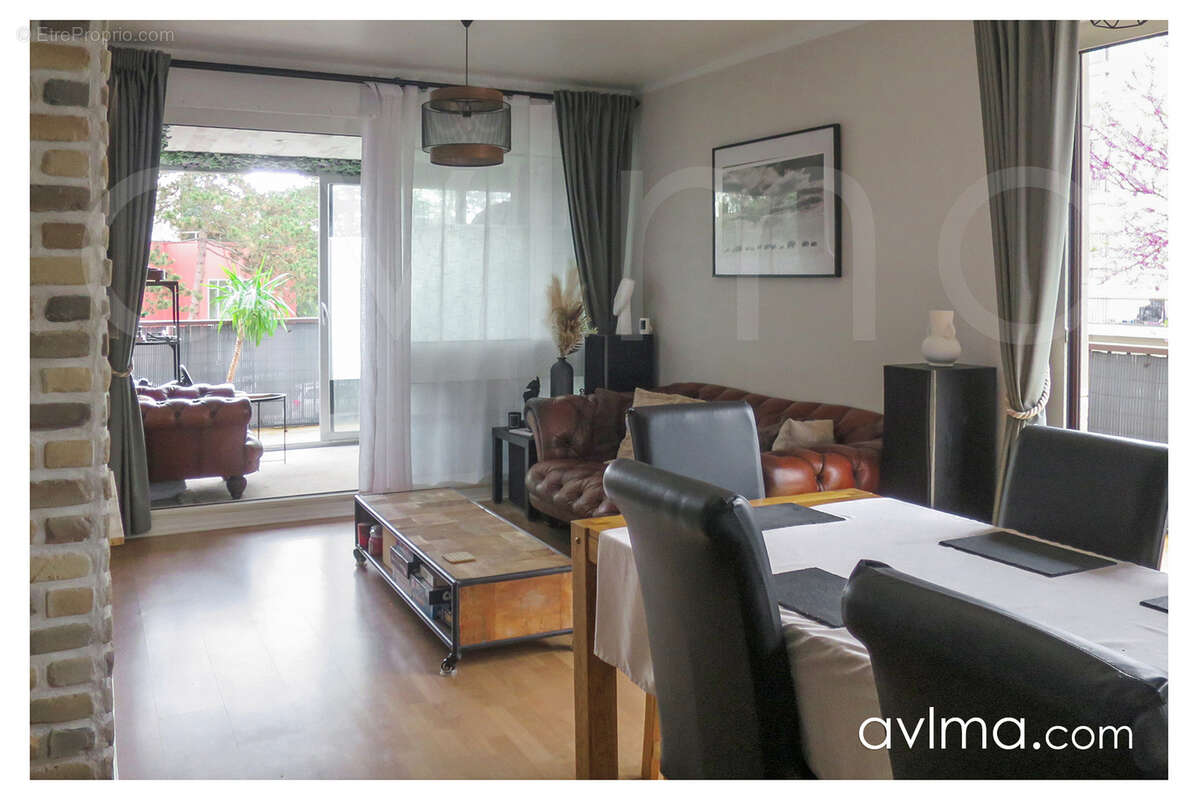 Appartement à FONTENAY-LE-FLEURY