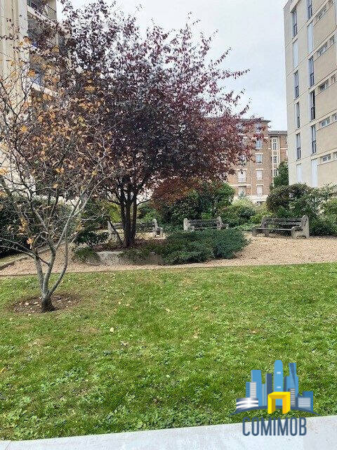 Appartement à COURBEVOIE