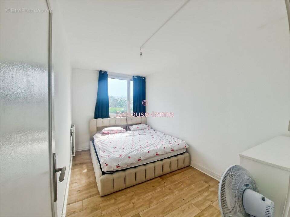 Appartement 78 m² à Firminy  - photo 7