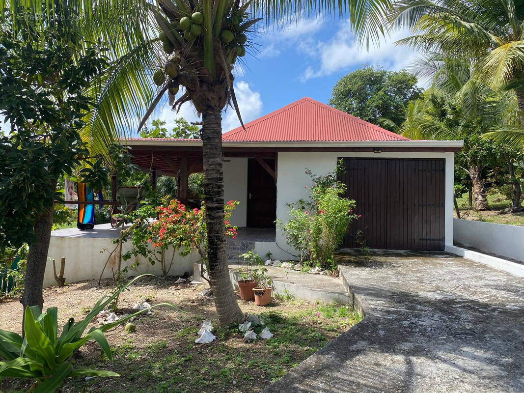 Maison à CAPESTERRE-DE-MARIE-GALANTE