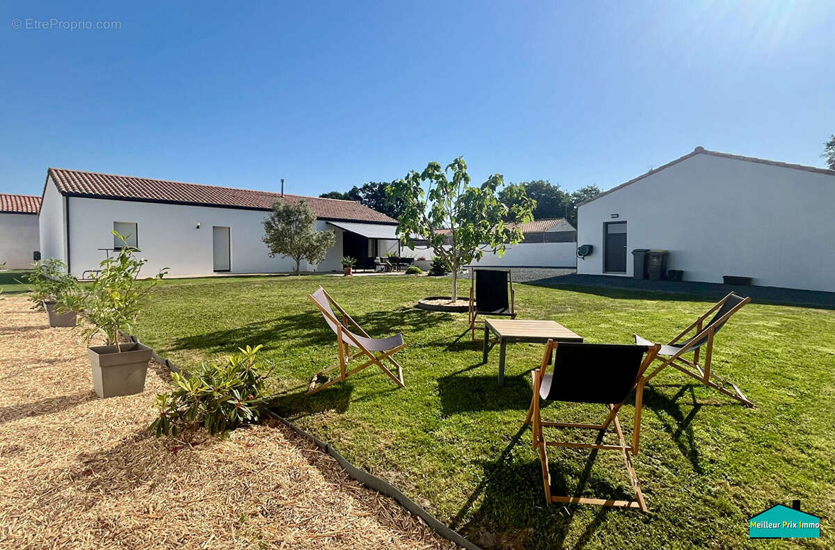 Maison aux excellentes prestations, avec 3 chambres et garage double ! - photo 16