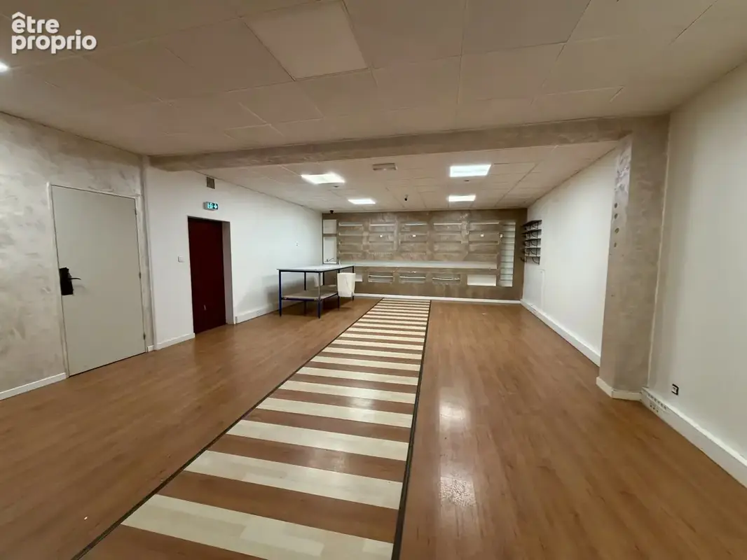 Immeuble avec local commercial 430 m2 +appartement 80 m2 en centre ville - photo 5