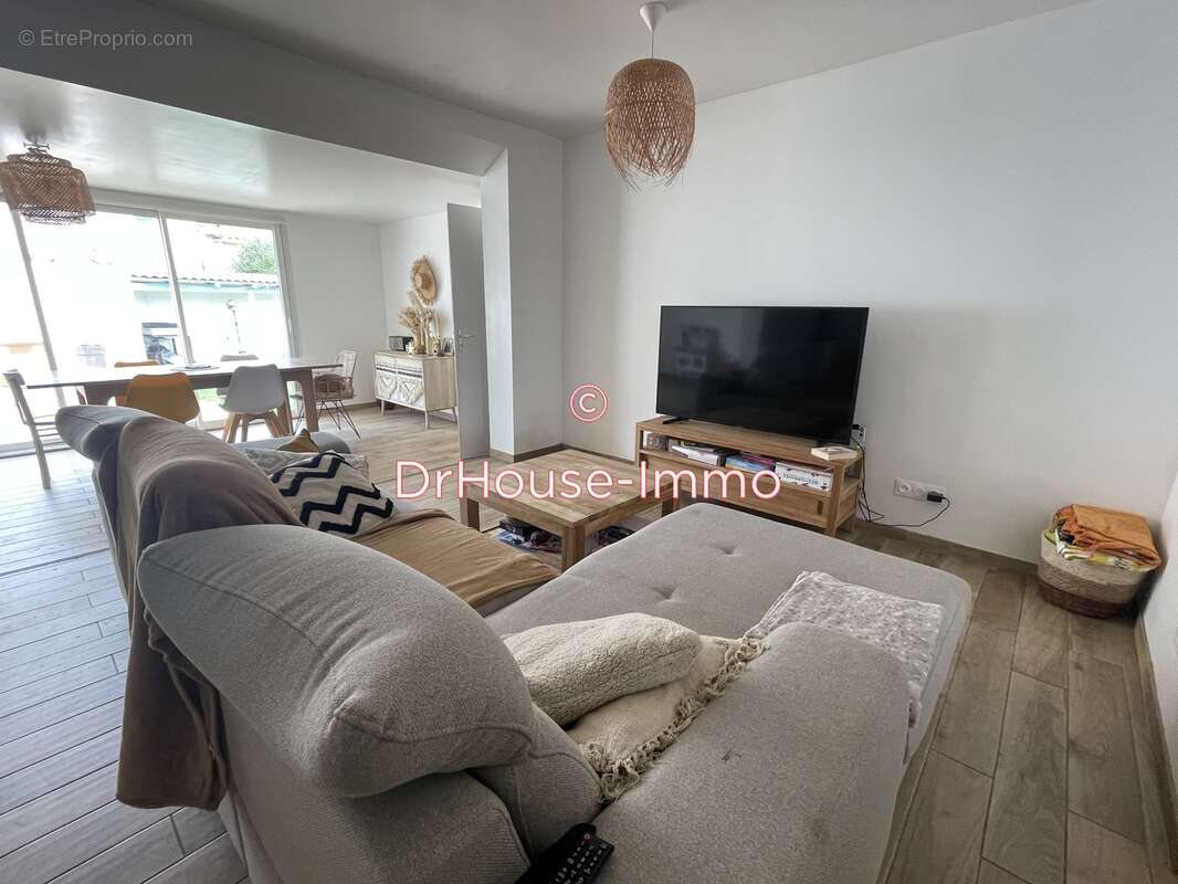 Maison à SAINT-ESTEVE