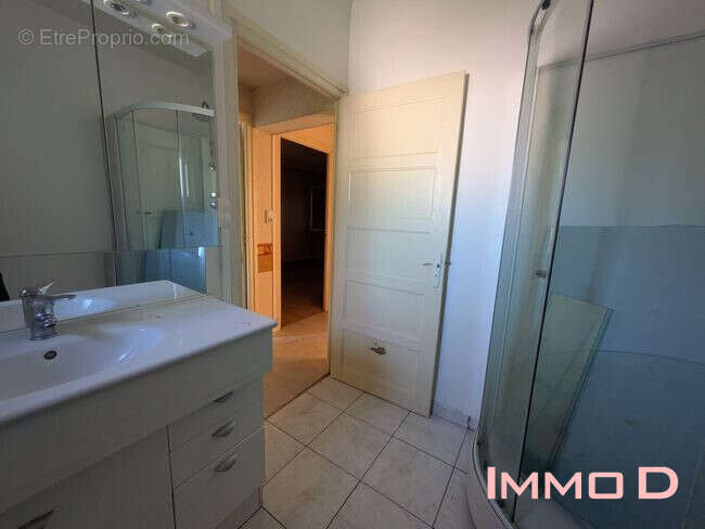 Appartement 60 m² à Charmes  - photo 5