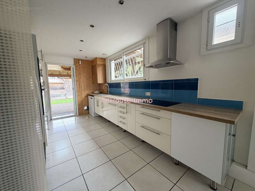 Maison 136 m² à Cenon  - photo 6