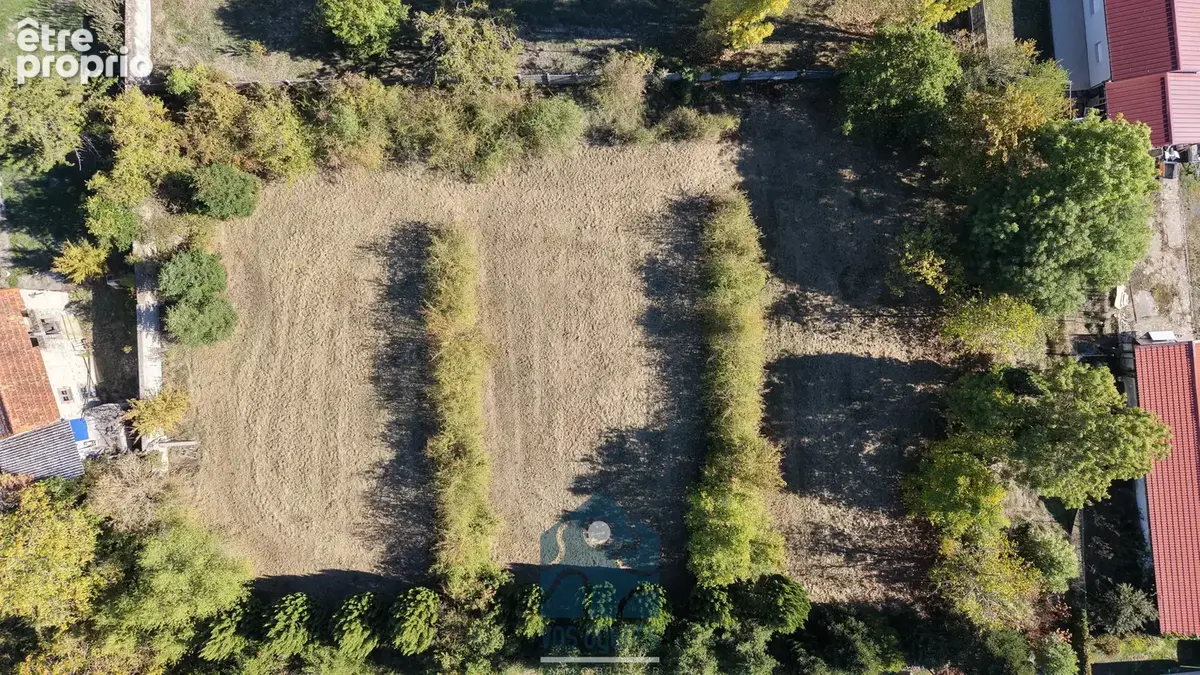 Terrain constructible de 3192m2 - photo 4