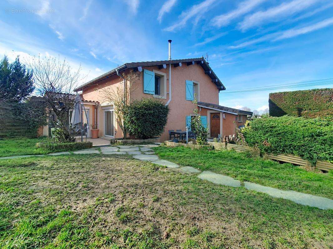 Maison à SAINT-PIERRE-DE-CHANDIEU