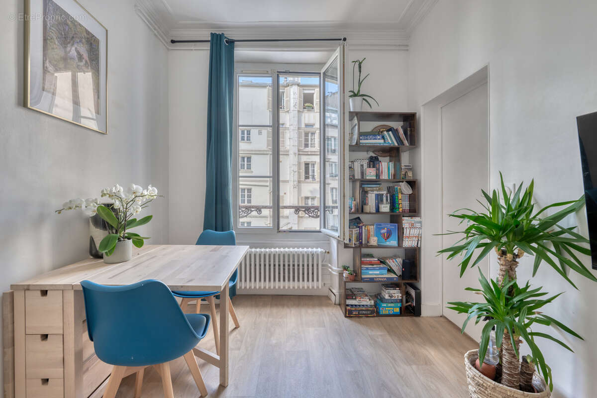 Appartement à PARIS-7E