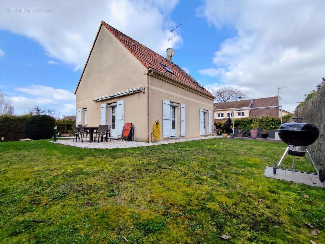 Maison à VERNEUIL-SUR-SEINE