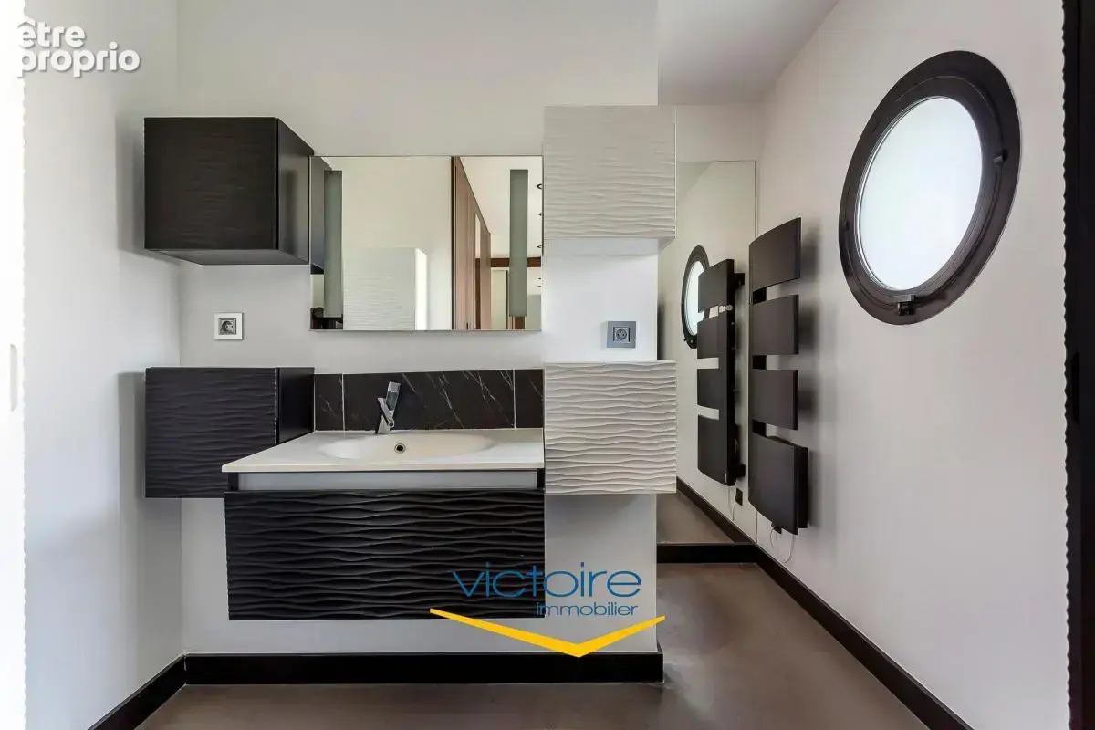 Exclusivité - Maison et adresse de prestige - Vue panoramique sur la Skyline Lyonnaise - piscine, jacuzzi, cinéma - photo 11