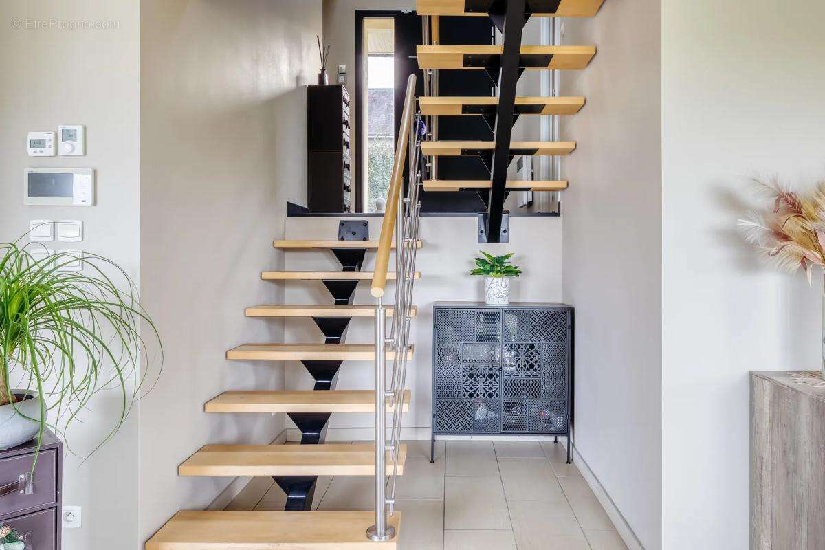 Maison à LA RIVIERE-SAINT-SAUVEUR