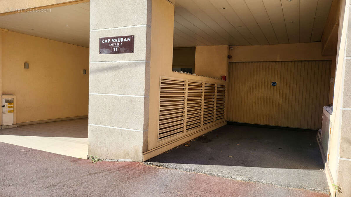 Parking à ANTIBES