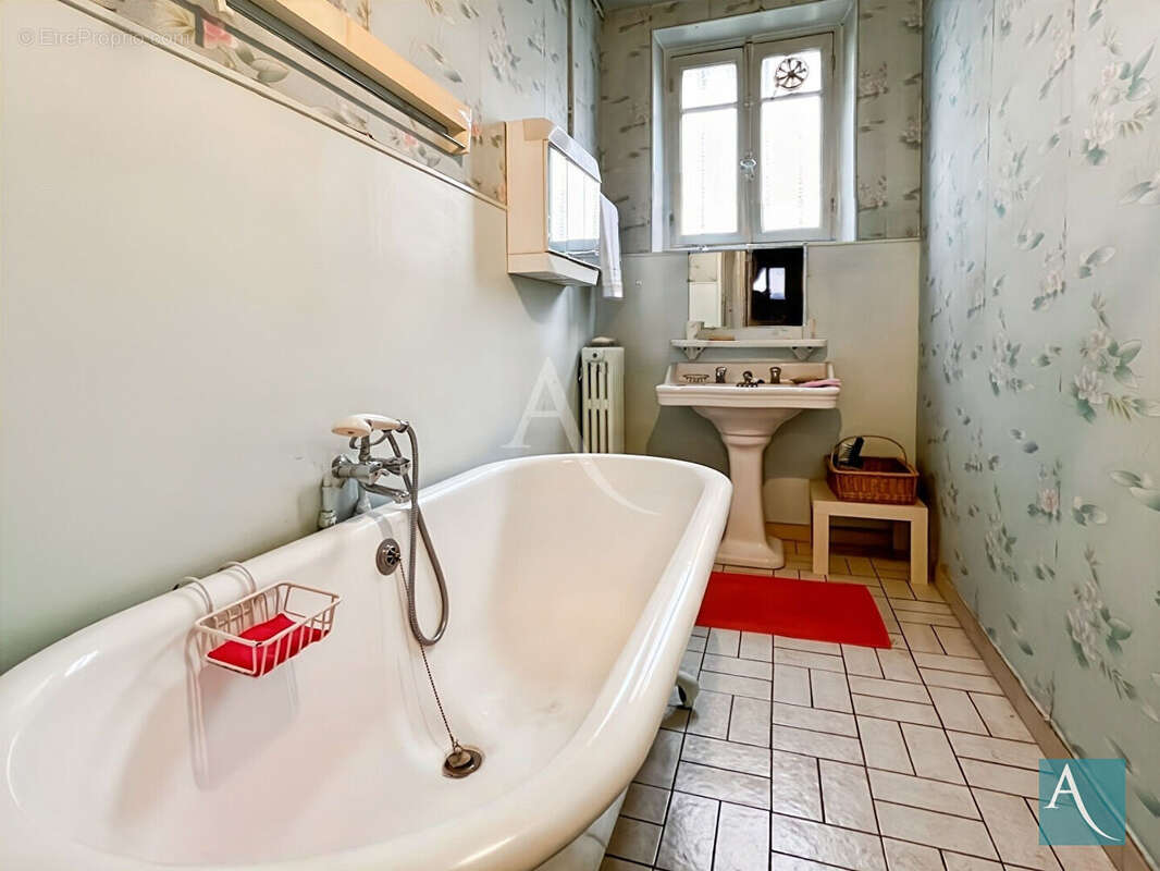 EXCLUSIVITÉ L'ADRESSE ÉTAMPES - Élégante meulière de caractère en coeur de ville - photo 8