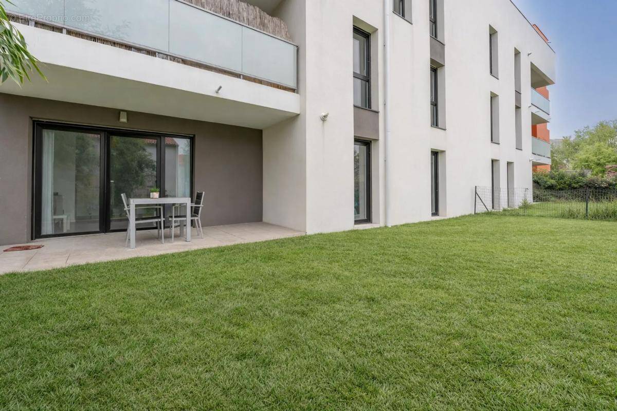 Appartement à PAREMPUYRE