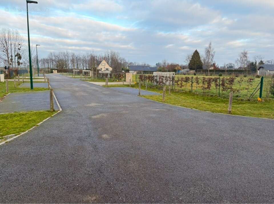 Terrain 745 m² à Criquetot-Sur-Ouville  - photo 2