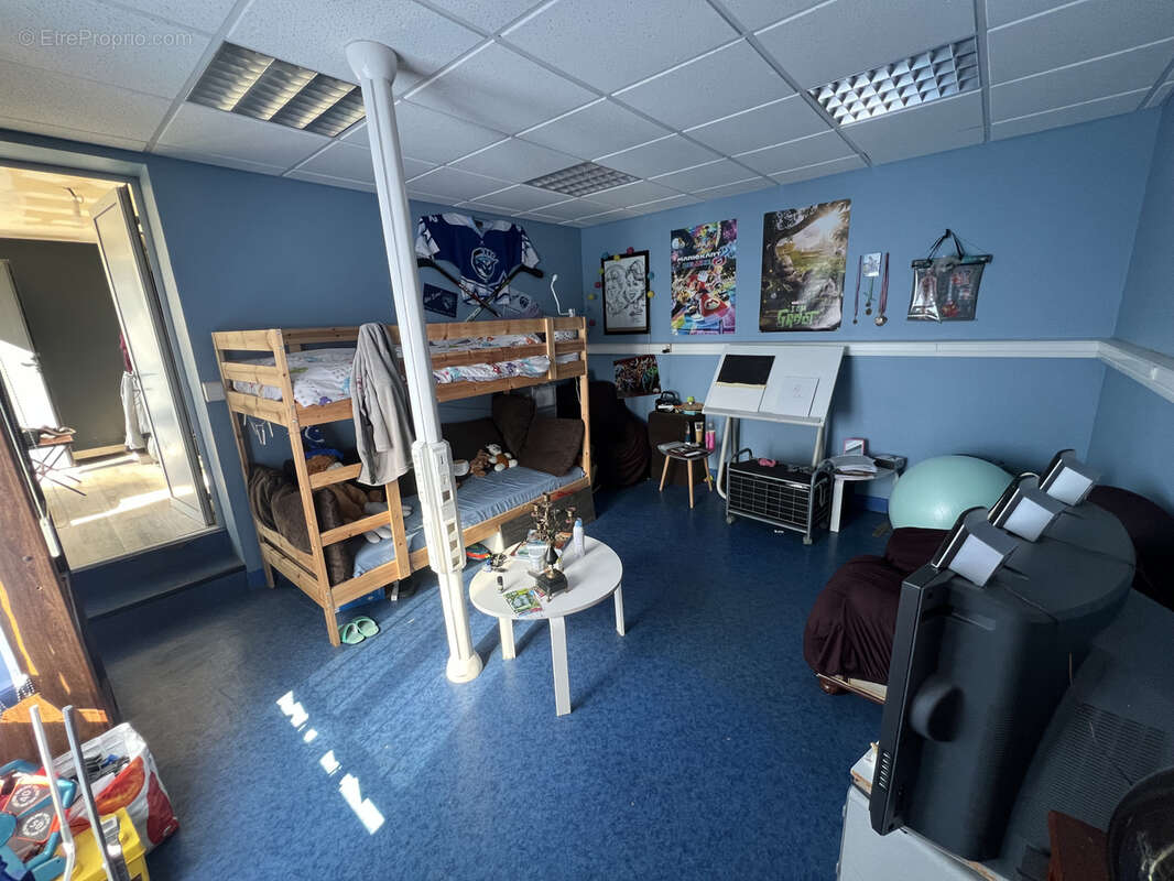 Maison à MONTAIGNAC-SAINT-HIPPOLYTE