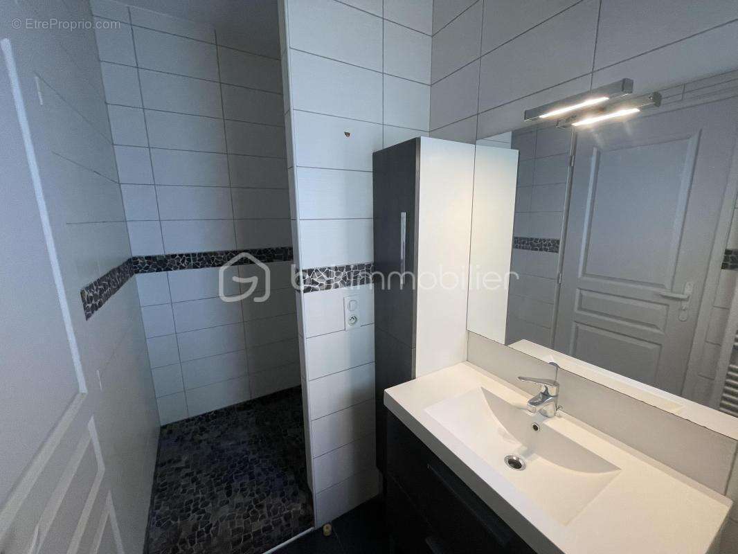 Appartement T2 rénové - Centre ville de Frontignan - photo 5