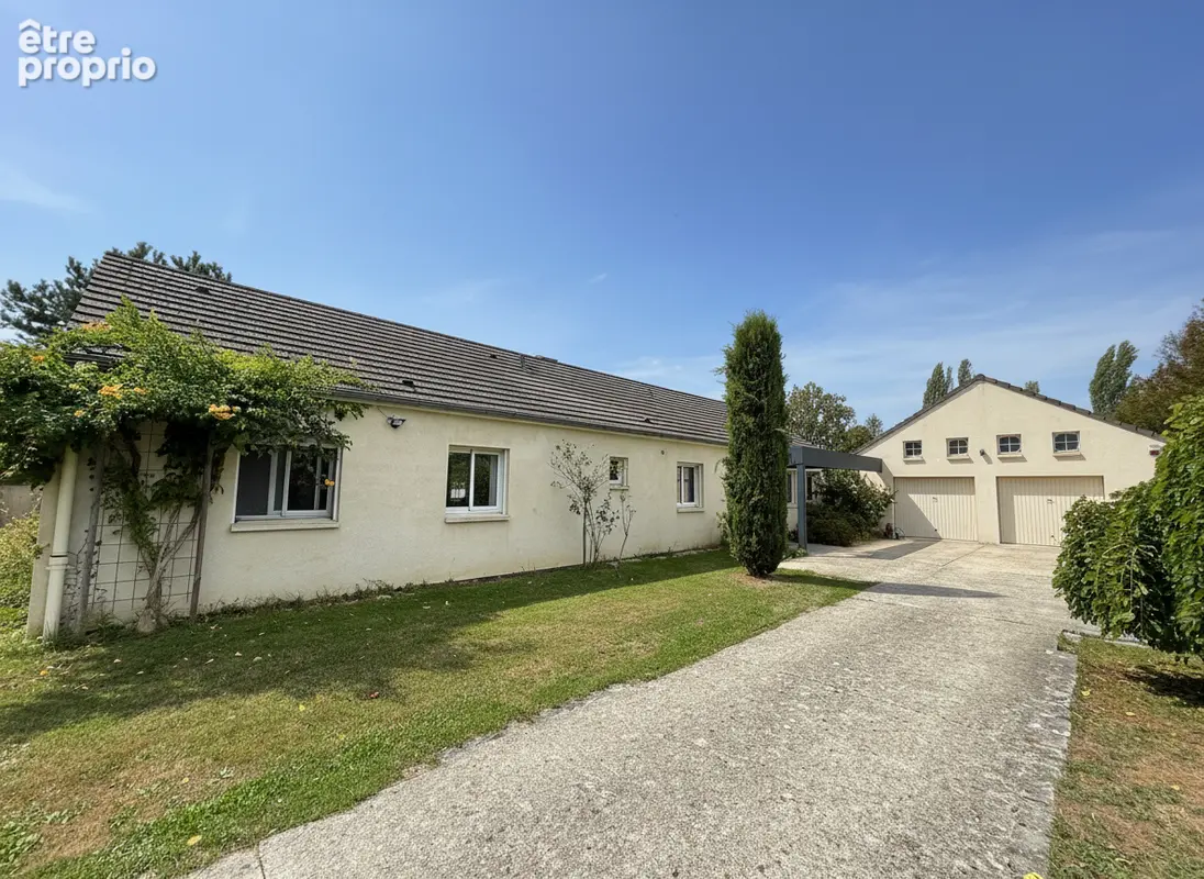 Maison à LES ESSARTS-LE-ROI