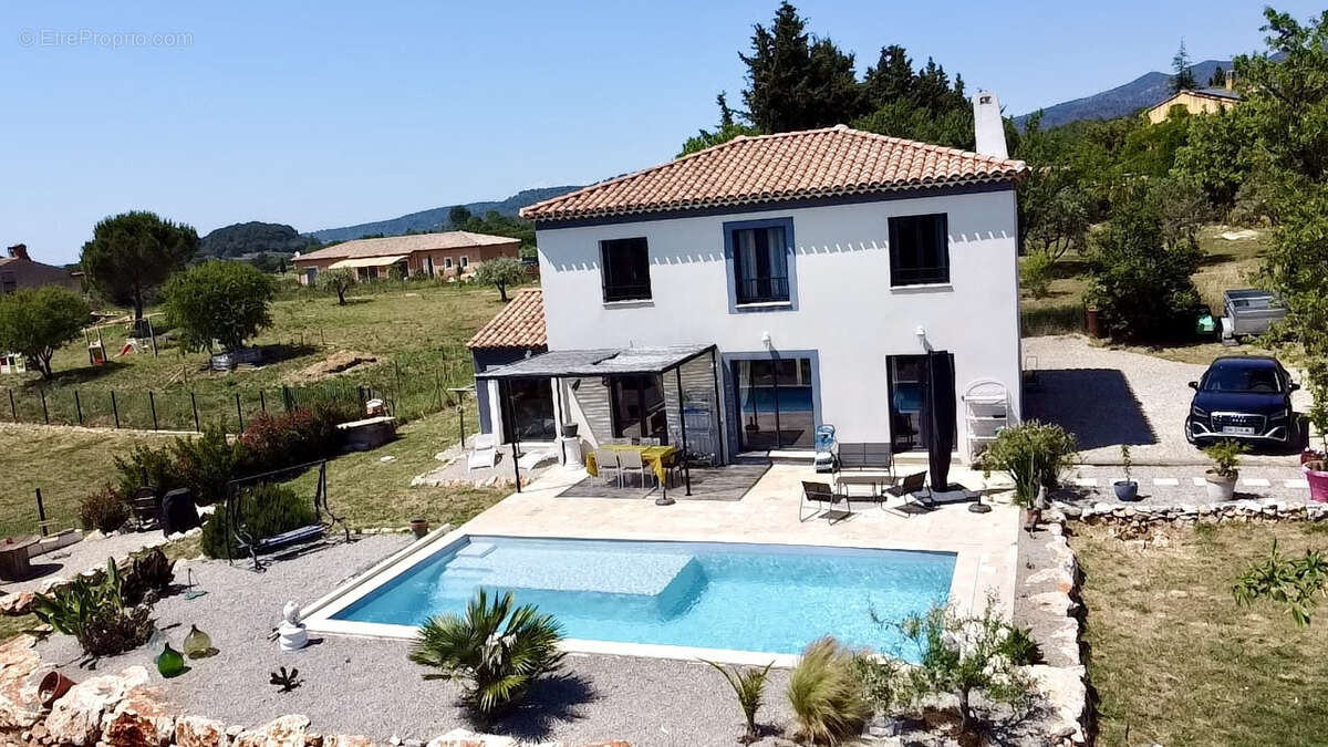 Maison à AUPS