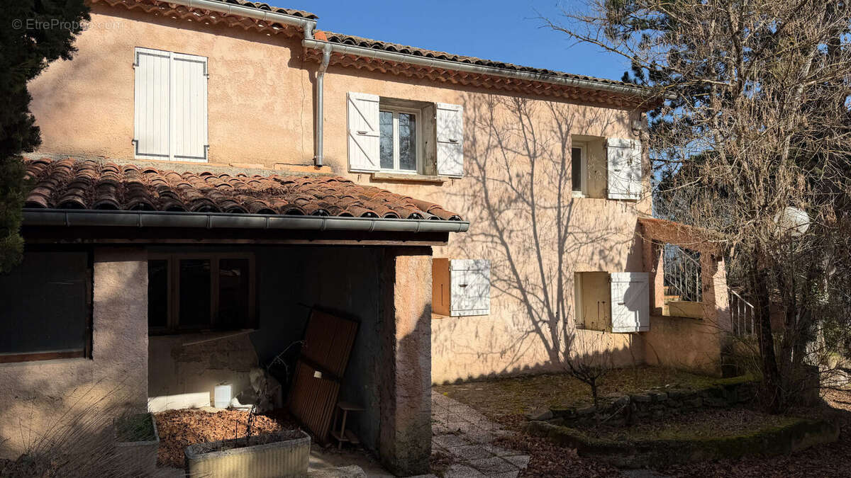 Appartement à NIOZELLES