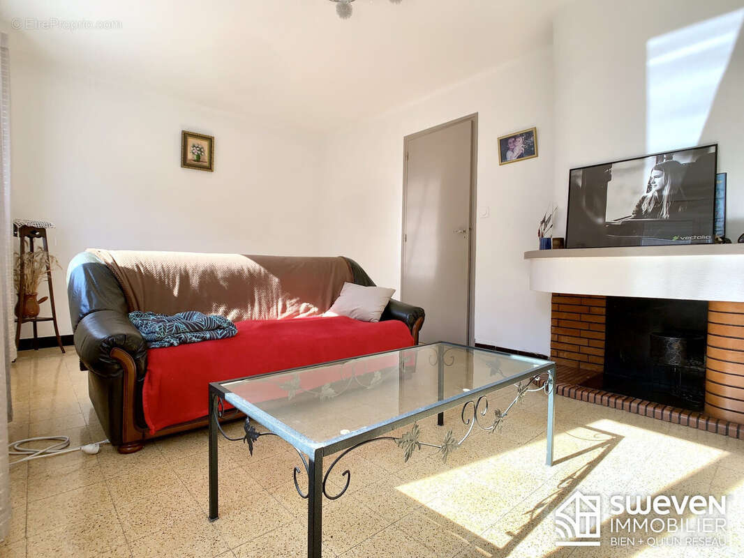 Maison à SAINT-LAURENT-DE-LA-SALANQUE