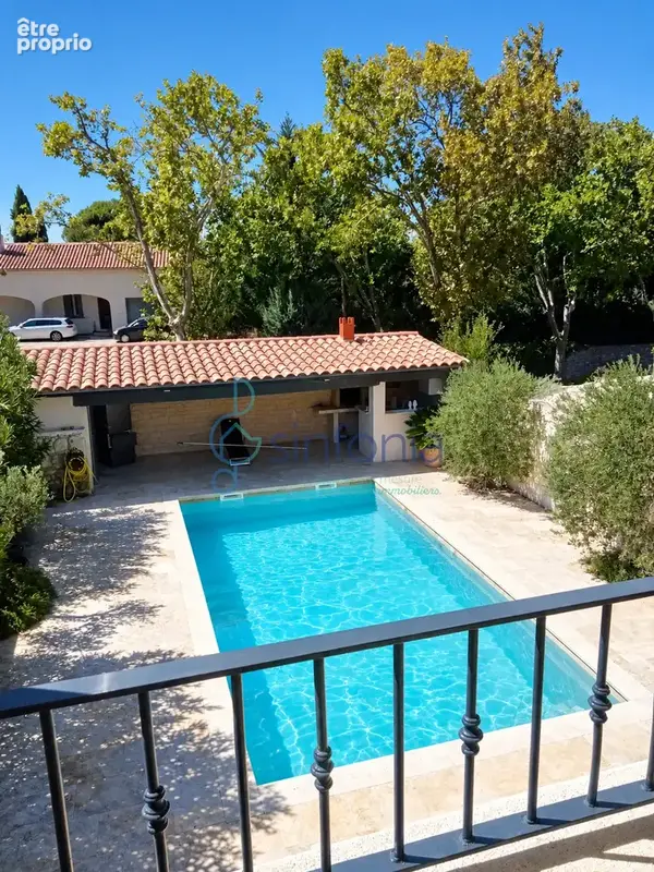 Rare a uzes: maison recente 4 chambres avec piscine a pied du centre historique - photo 2