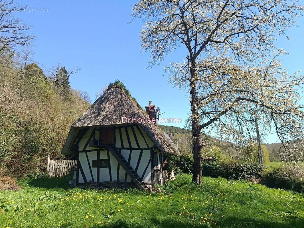 Maison à LIVET-SUR-AUTHOU
