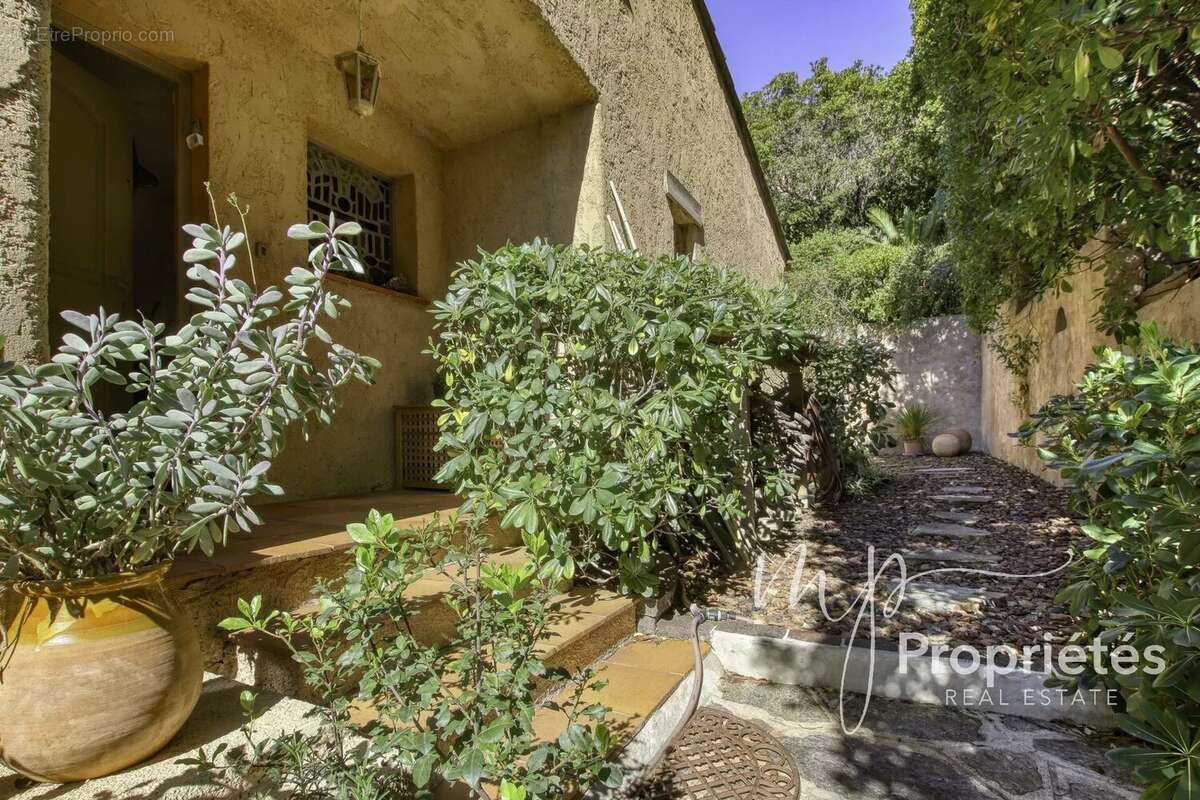 Maison à RAYOL-CANADEL-SUR-MER