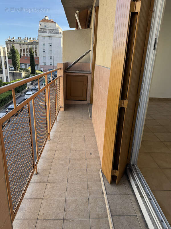 Appartement à MARSEILLE-4E
