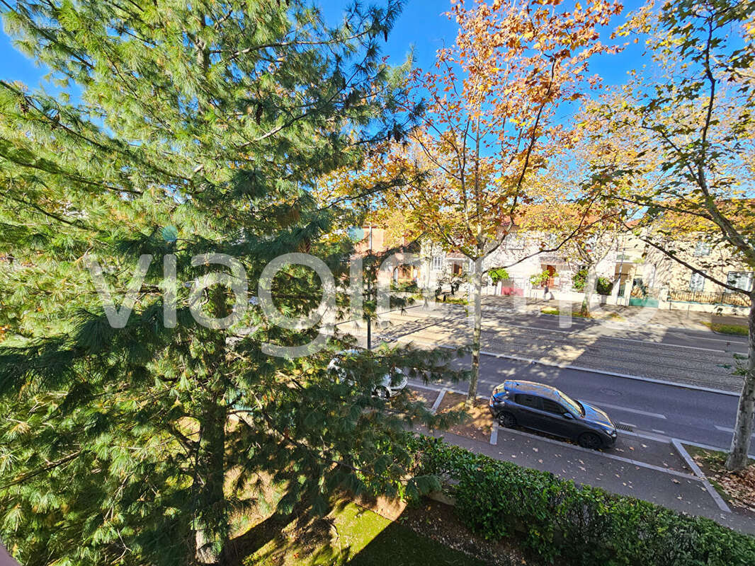 Appartement à LYON-8E