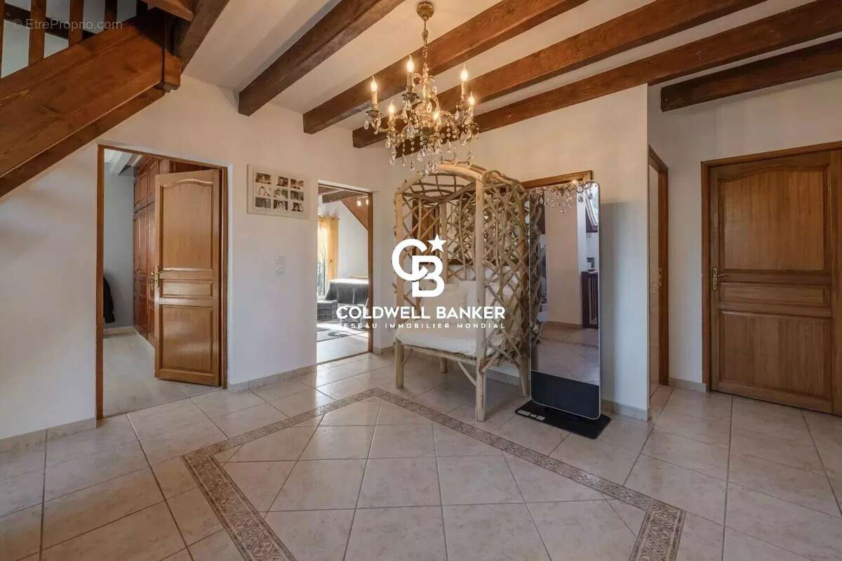 Maison à MONTAGNOLE