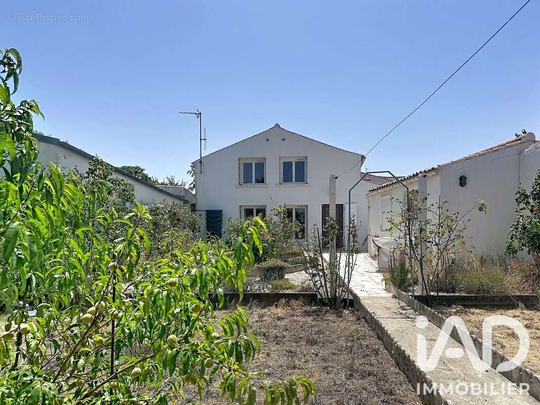 Maison 100 m² à Marans  - photo 2