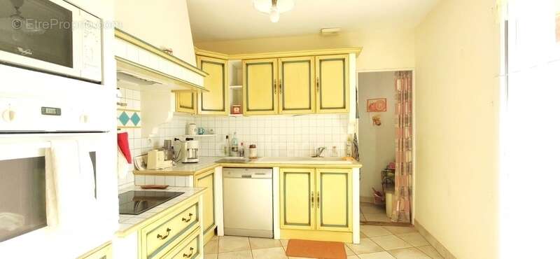 Maison à FONTVIEILLE