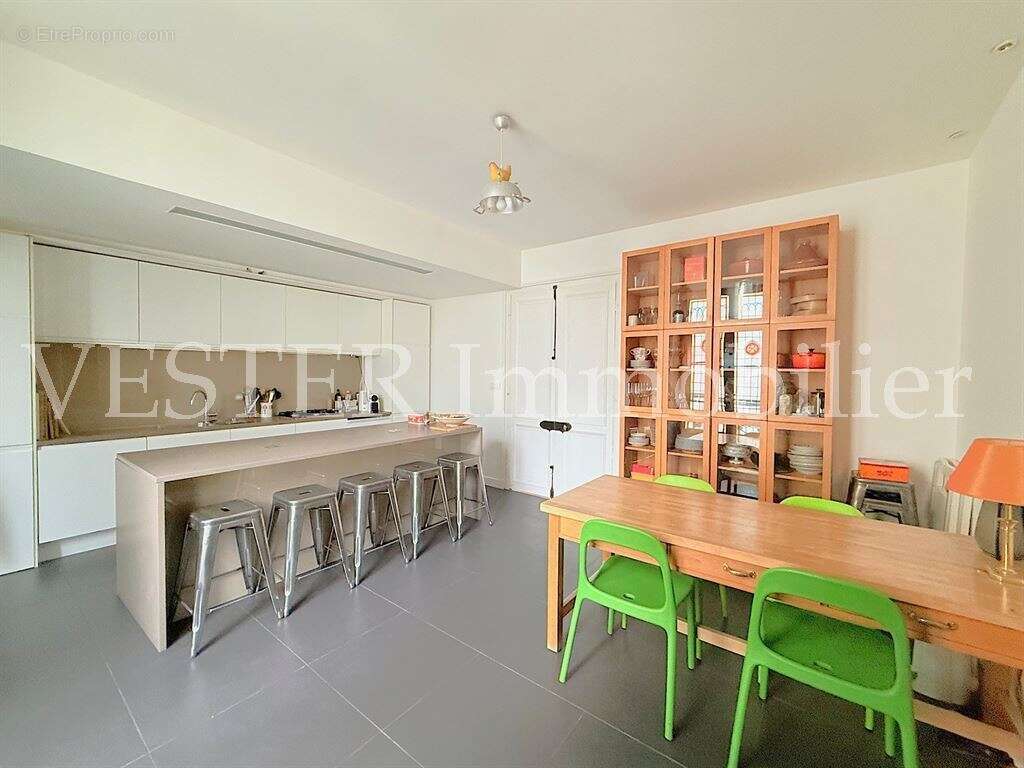 Appartement à PARIS-10E