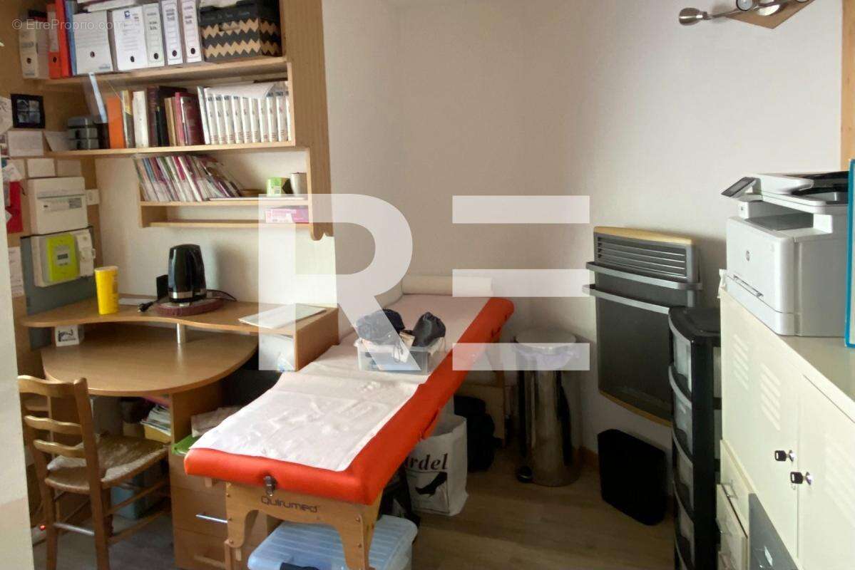 Commerce à MONTAREN-ET-SAINT-MEDIERS