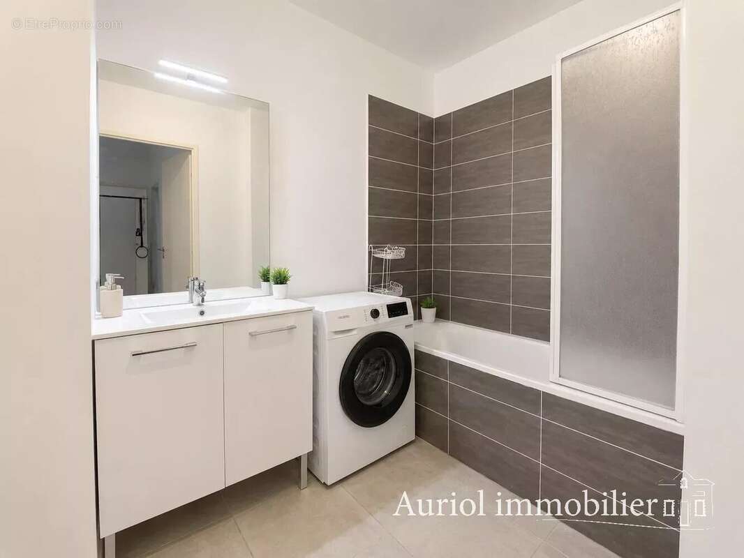 Appartement à AURIOL