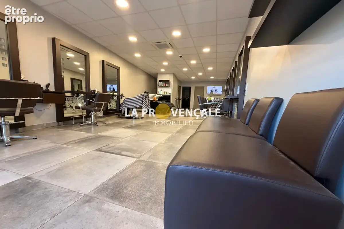 Commerce 70 m² à vendre à Le Tholonet (13100) - photo 2