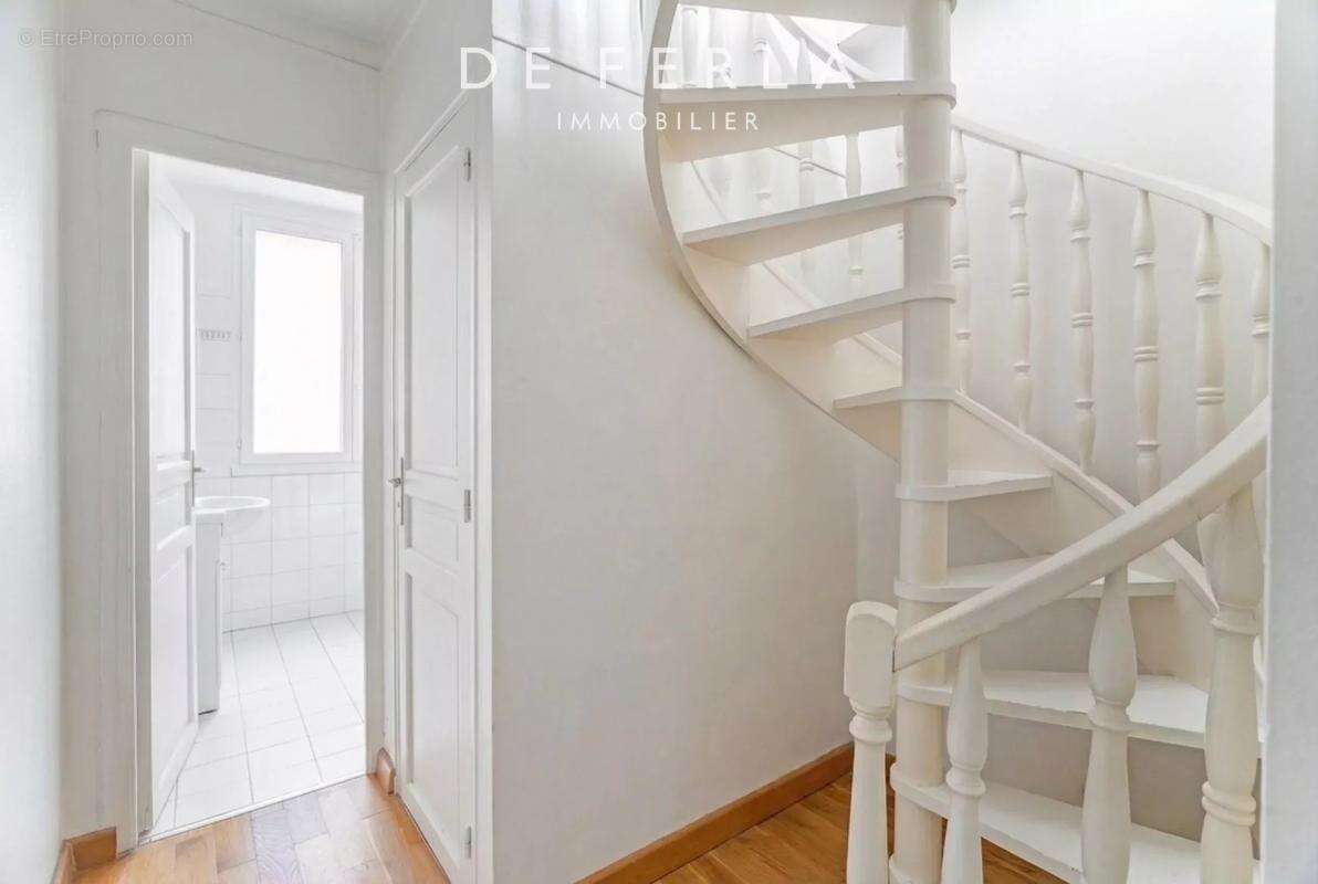 Appartement à PARIS-14E