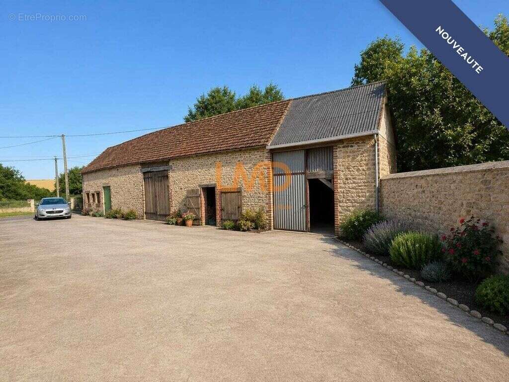 Maison à SARGE-SUR-BRAYE